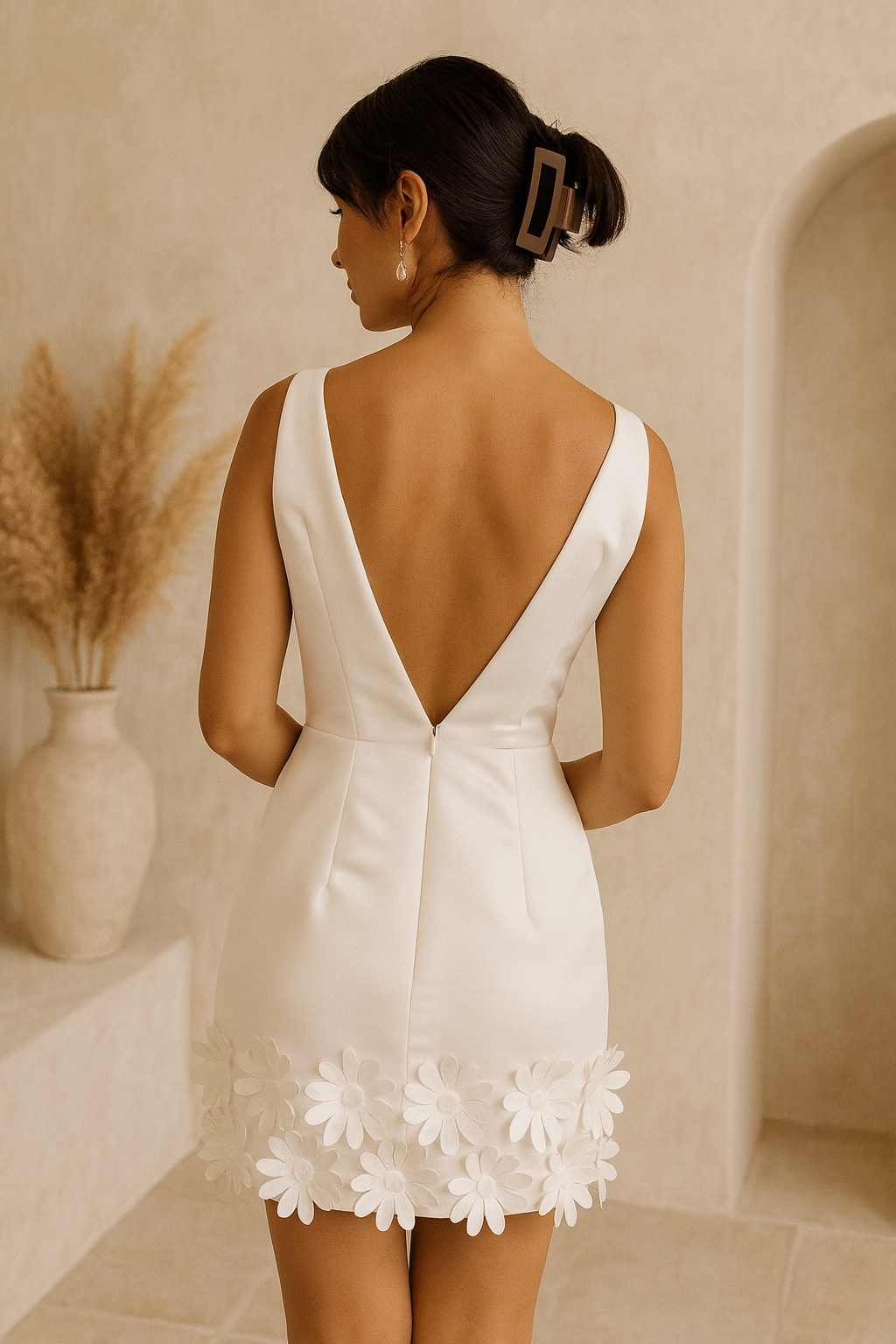 WHITE FLOWER APPLICATION MINI DRESS