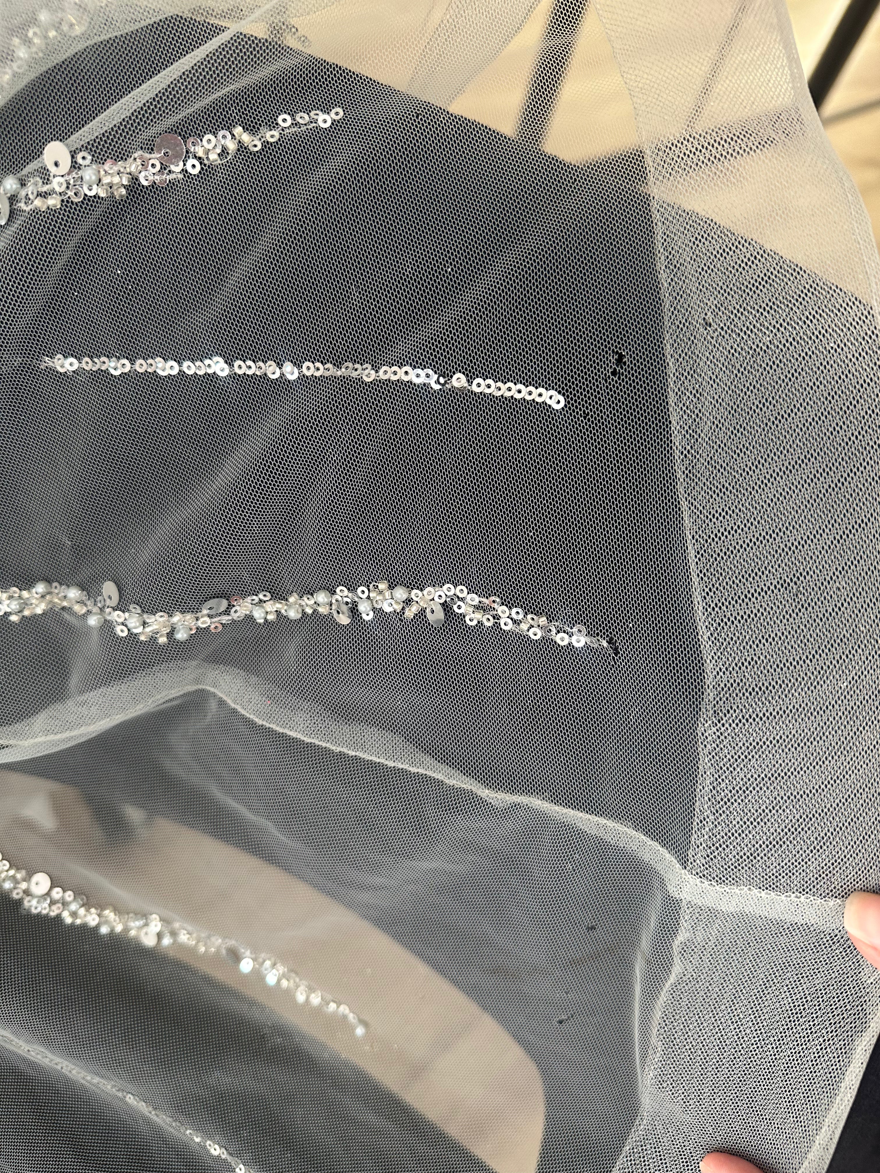 SILVER OFF THE SHOULDER CD0203 (SHOWROOM SALE)