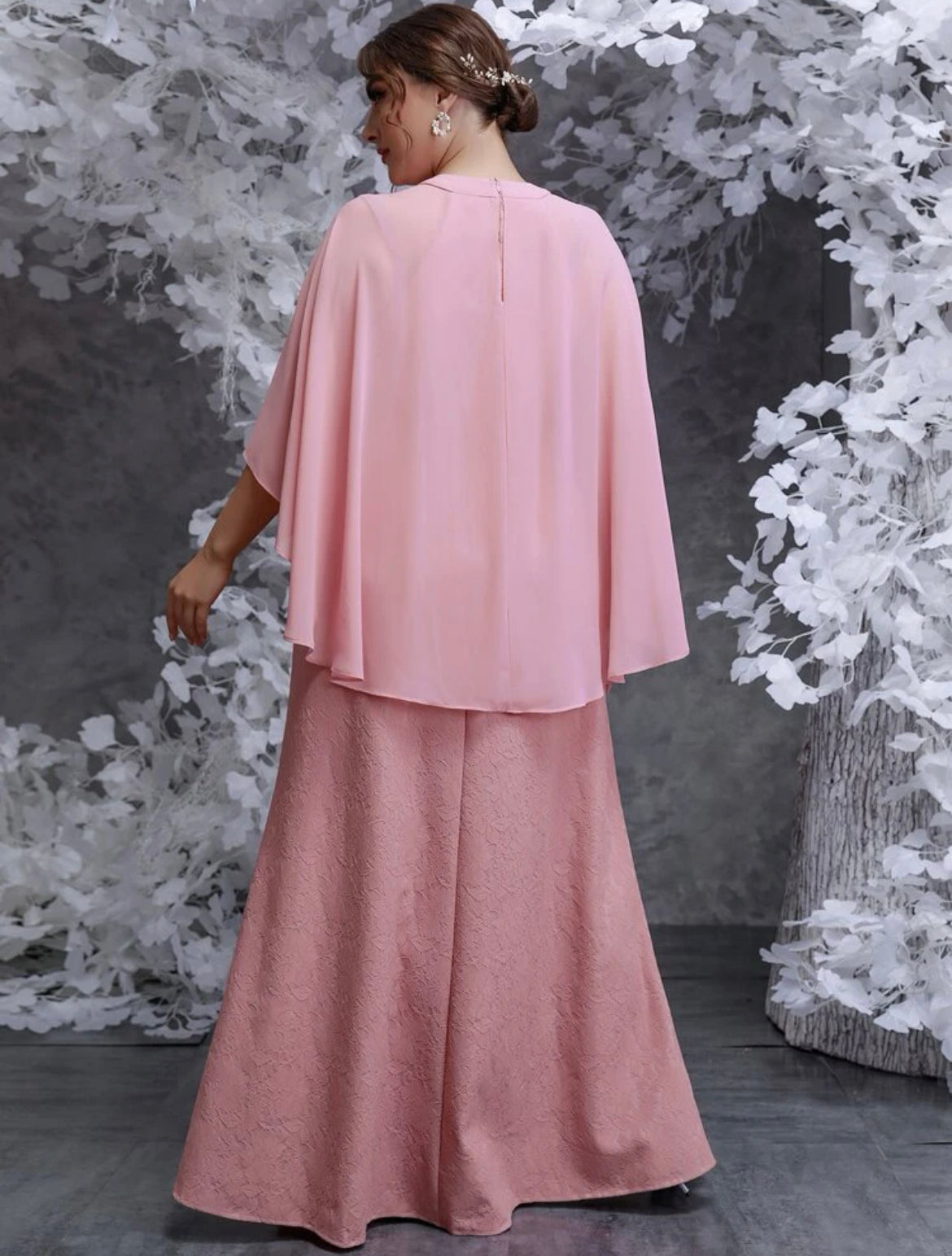 KEYHOLE NECKLINE CLOAK SLEEVE DRESS
