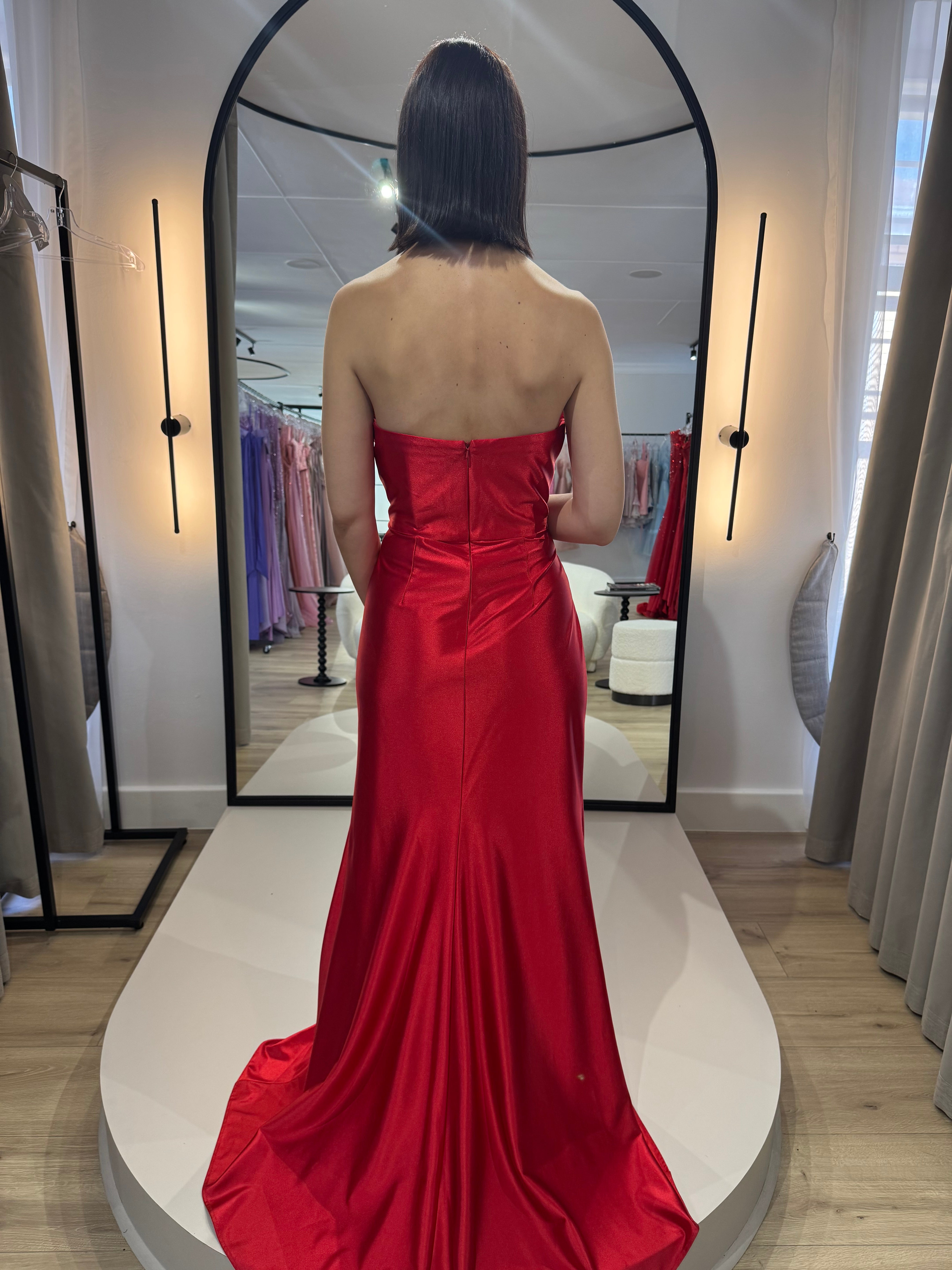 RED T704 (SHOWROOM SALE)