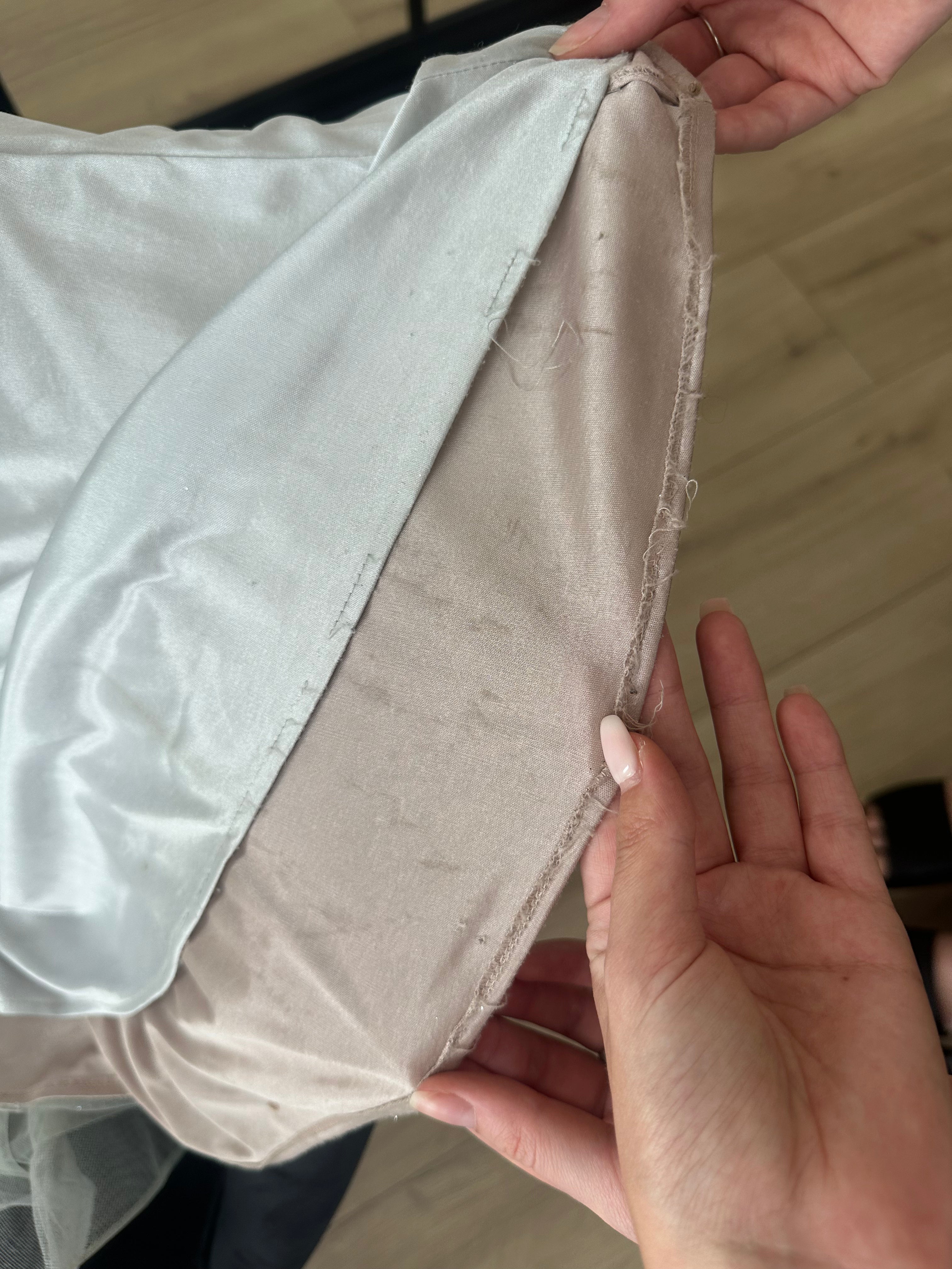 SILVER OFF THE SHOULDER CD0203 (SHOWROOM SALE)